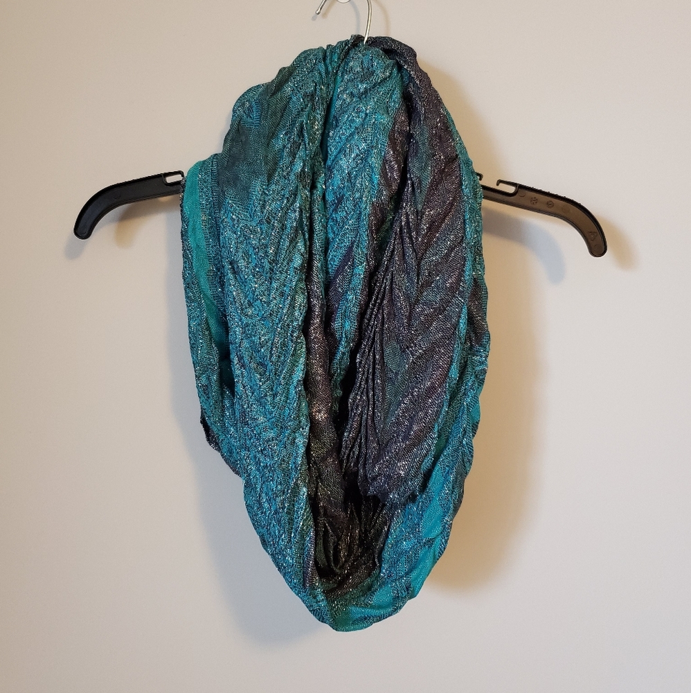 Infinity scarf